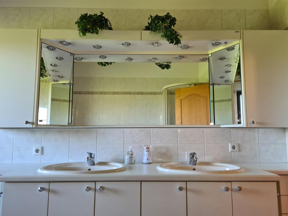 Schoenes Ferienhaus Am Herrenberg برين ام شيميسي المظهر الخارجي الصورة